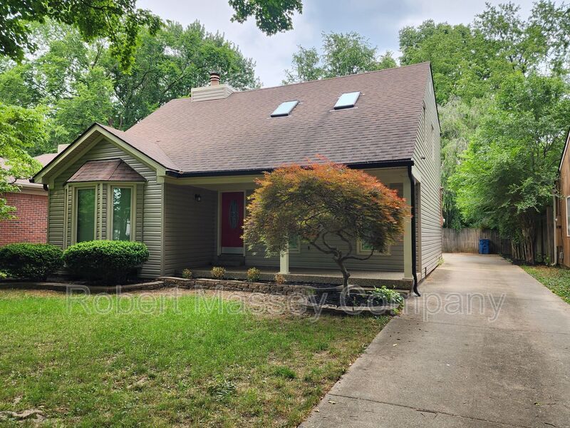 Updated 3bed/2bath St Matthews Home property image