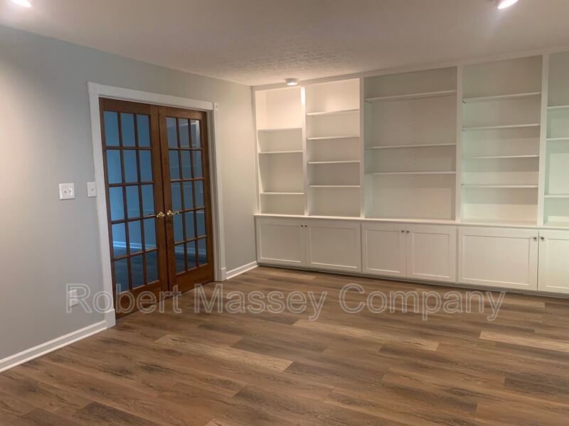 Updated 3bed/2bath St Matthews Home property image