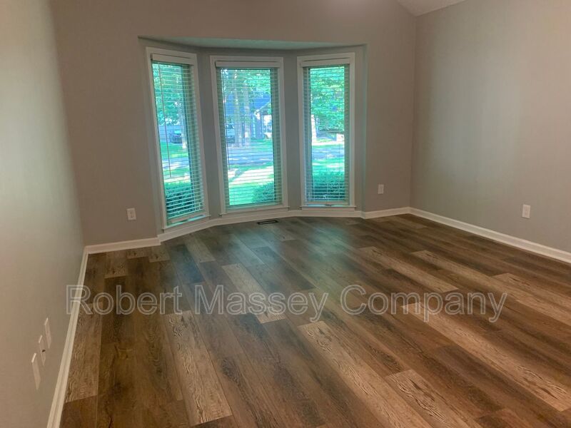Updated 3bed/2bath St Matthews Home property image