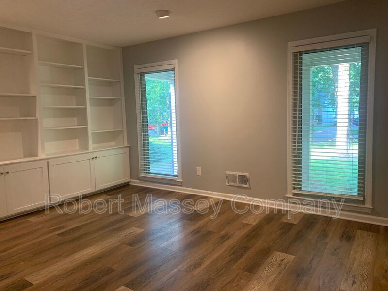 Updated 3bed/2bath St Matthews Home property image
