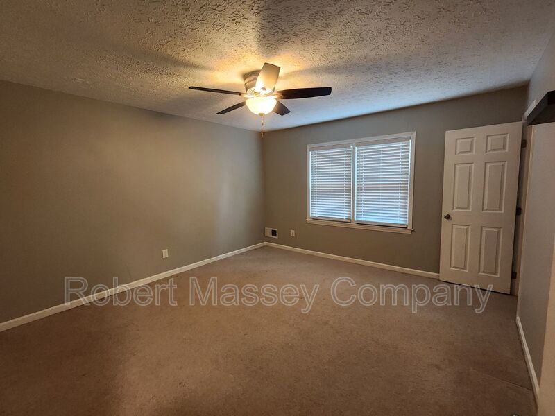 Updated 3bed/2bath St Matthews Home property image