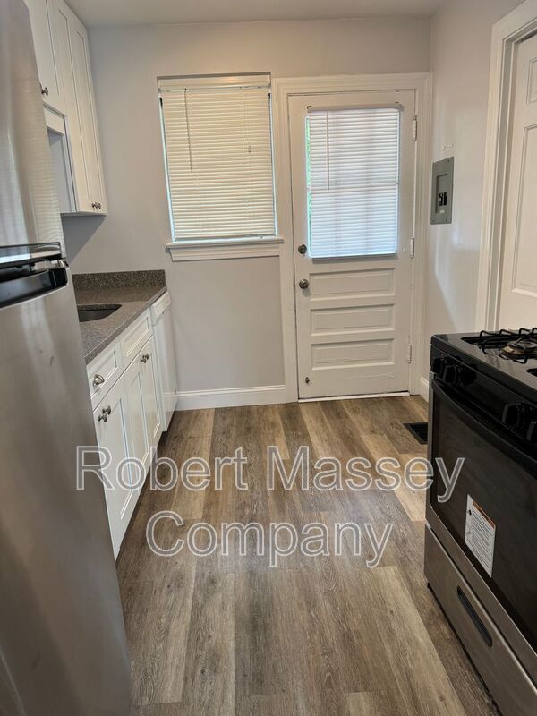 HIghlands 2 Bedroom/1 bath Updated Apartment property image