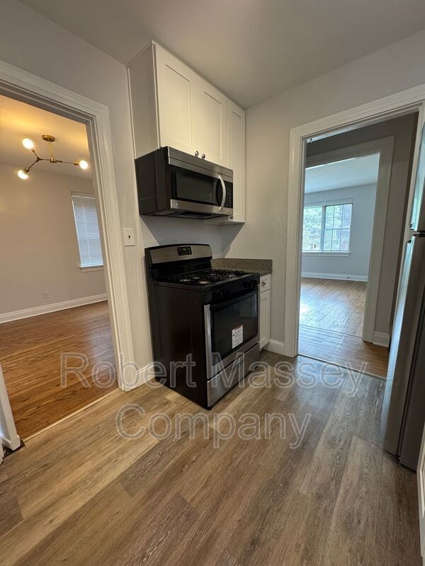 HIghlands 2 Bedroom/1 bath Updated Apartment property image