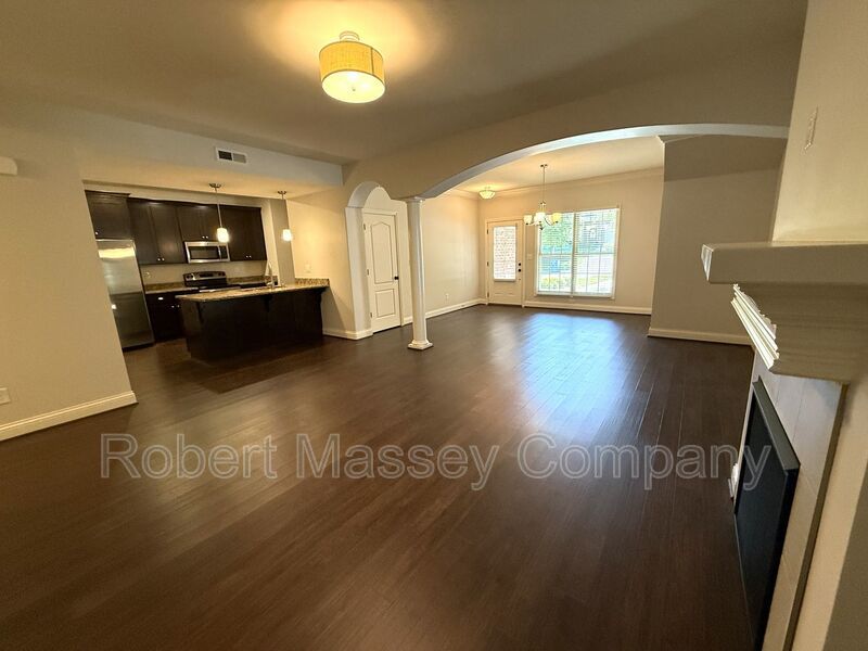 Spacious 2 Bed / 2 Bath Condo in the Heart of Middletown property image