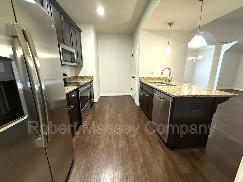 Spacious 2 Bed / 2 Bath Condo in the Heart of Middletown property image