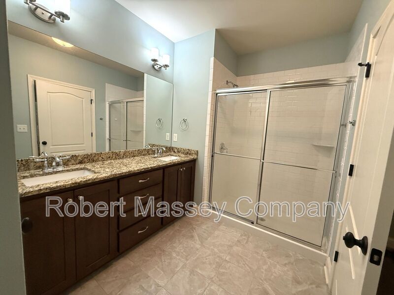Spacious 2 Bed / 2 Bath Condo in the Heart of Middletown property image