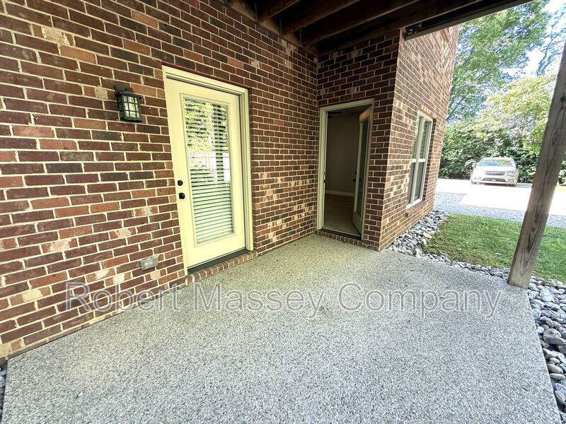 Spacious 2 Bed / 2 Bath Condo in the Heart of Middletown property image