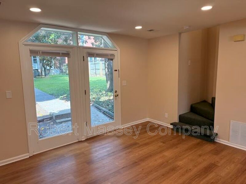 Newly Renovated 2-Bedroom Carriage House Apartment in Cherokee Triangle property image