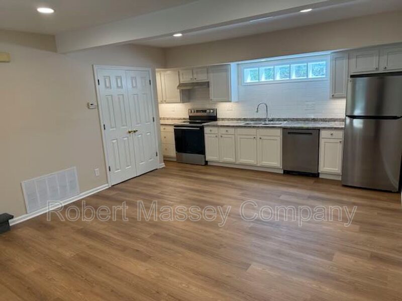 Newly Renovated 2-Bedroom Carriage House Apartment in Cherokee Triangle property image
