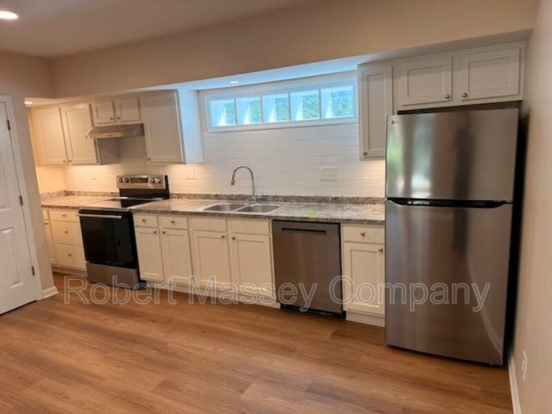 Newly Renovated 2-Bedroom Carriage House Apartment in Cherokee Triangle property image