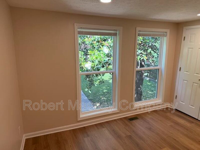 Newly Renovated 2-Bedroom Carriage House Apartment in Cherokee Triangle property image