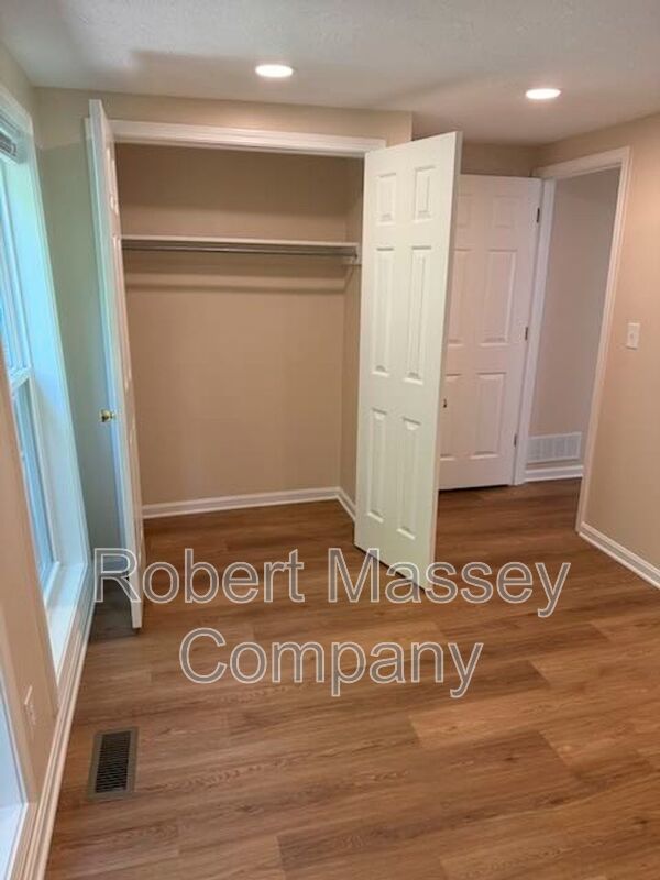 Newly Renovated 2-Bedroom Carriage House Apartment in Cherokee Triangle property image
