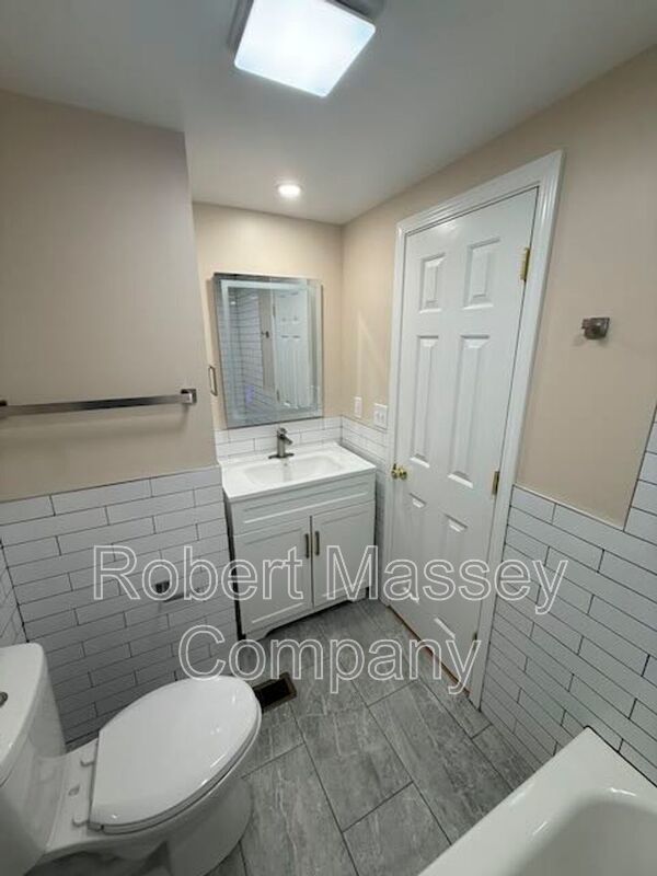Newly Renovated 2-Bedroom Carriage House Apartment in Cherokee Triangle property image