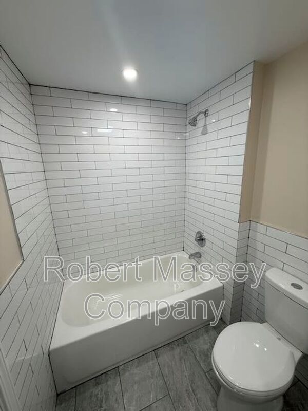 Newly Renovated 2-Bedroom Carriage House Apartment in Cherokee Triangle property image