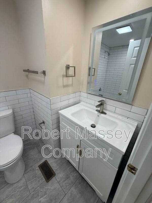 Newly Renovated 2-Bedroom Carriage House Apartment in Cherokee Triangle property image