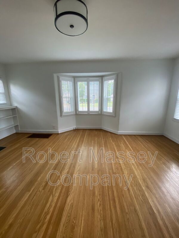 St Matthews Cape Cod Home property image