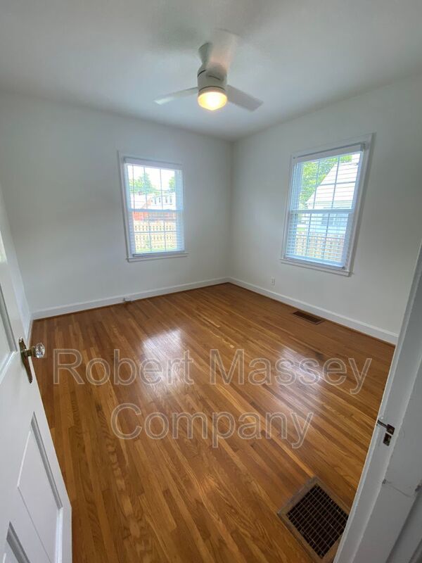 St Matthews Cape Cod Home property image