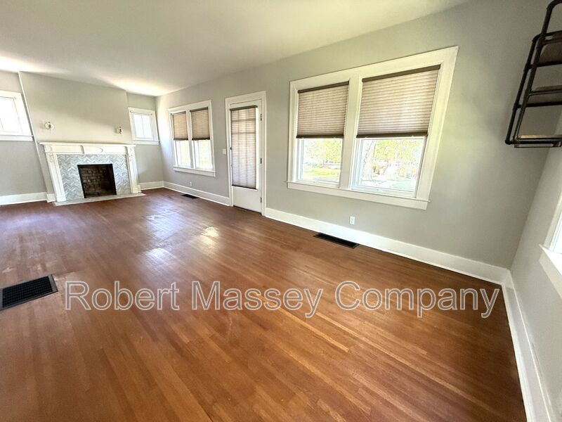 Charming 5 Bedroom 2 Bath Home located in Audubon Park property image