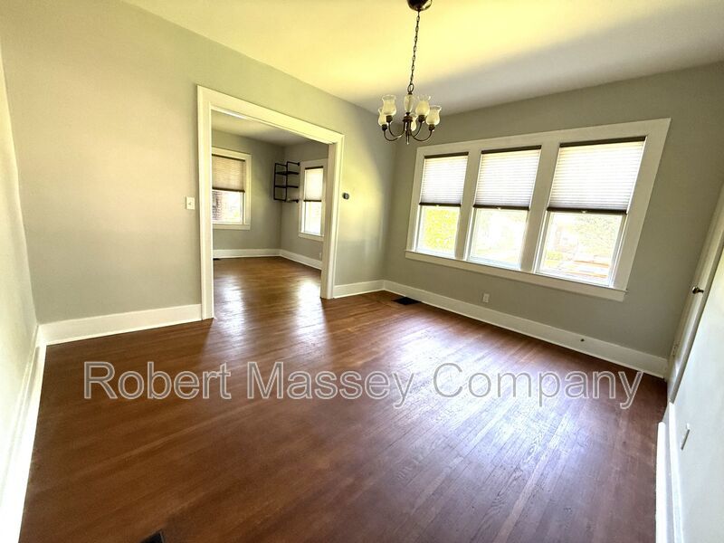 Charming 5 Bedroom 2 Bath Home located in Audubon Park property image
