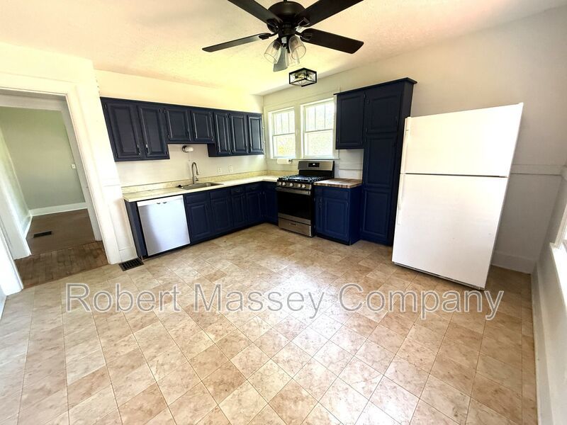 Charming 5 Bedroom 2 Bath Home located in Audubon Park property image