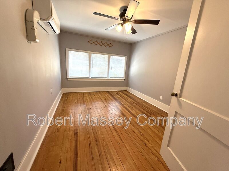 Charming 5 Bedroom 2 Bath Home located in Audubon Park property image