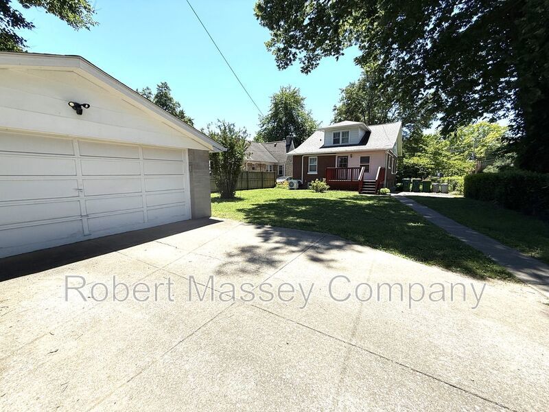Charming 5 Bedroom 2 Bath Home located in Audubon Park property image