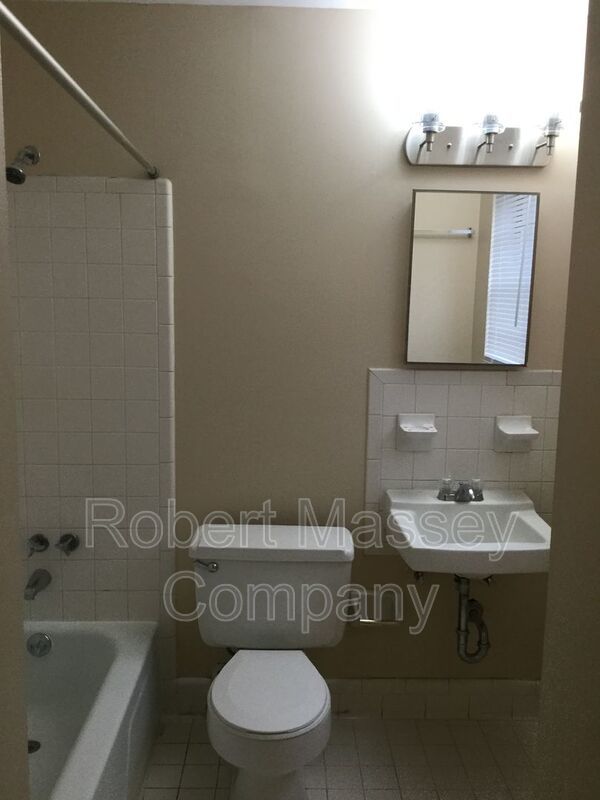 Great, One bedroom, One bath located in the Clifton Neighborhood property image