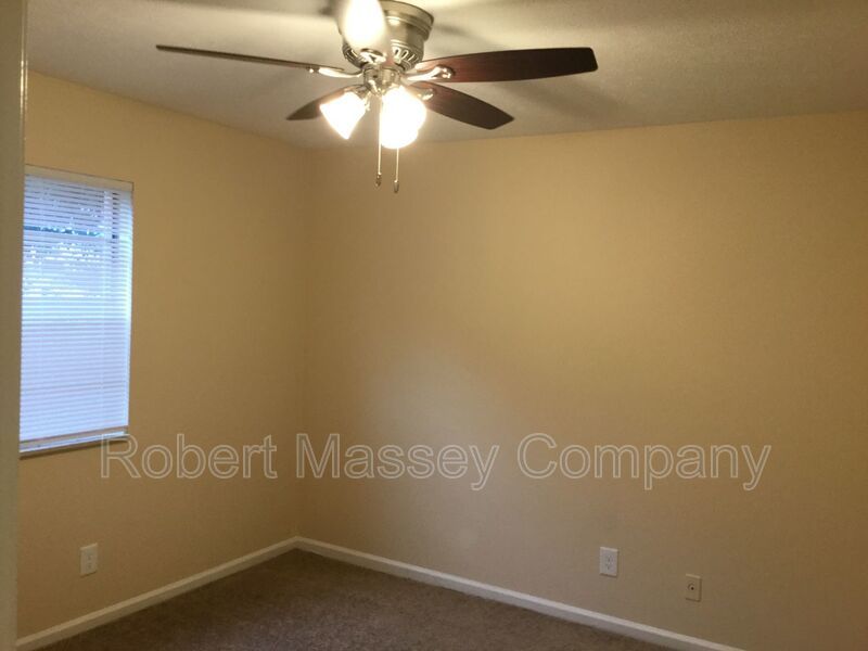 Great, One bedroom, One bath located in the Clifton Neighborhood property image
