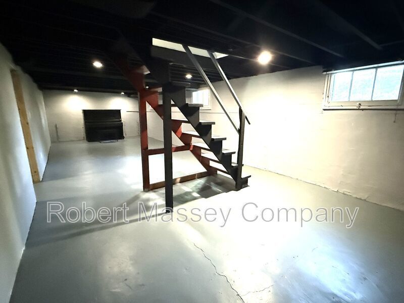 Charming 5 Bedroom 2 Bath Home located in Audubon Park property image
