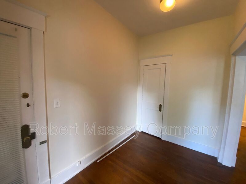 Cherokee Triangle lHistoric Large 2 bed 1 bath property image