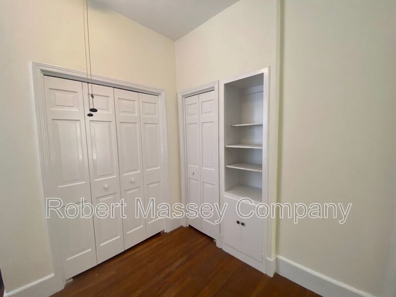 Cherokee Triangle lHistoric Large 2 bed 1 bath property image