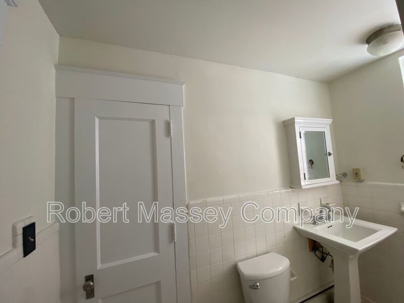 Cherokee Triangle lHistoric Large 2 bed 1 bath property image