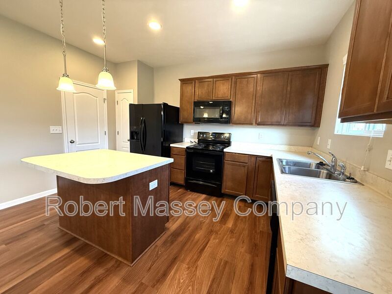 Charming 4 Bedroom 2.5 Bath home located in Hanover Trace property image