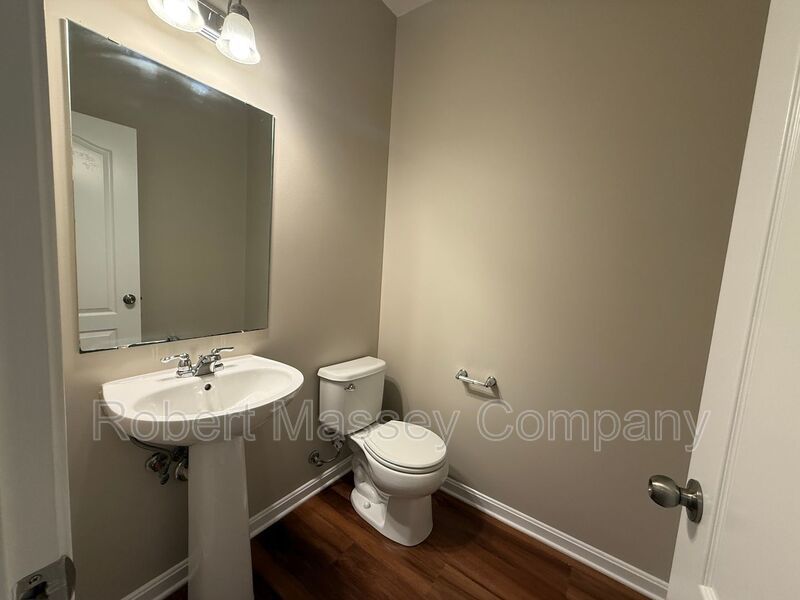 Charming 4 Bedroom 2.5 Bath home located in Hanover Trace property image