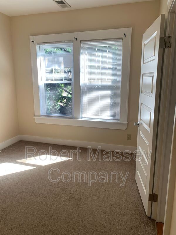 Renovated 1 Bedroom Highlands Apartment property image