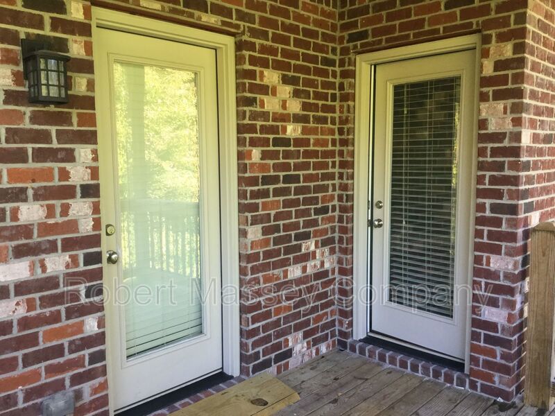 Spacious 2 Bedroom, 2 Bath Condo with Garage in the Heart of Middletown! property image
