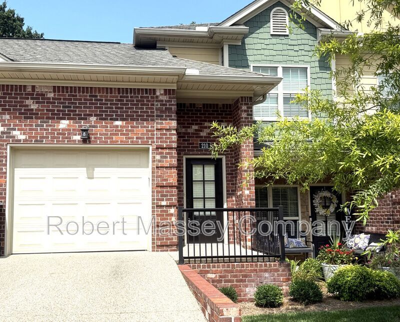 Spacious 2 Bedroom, 2 Bath Condo with Garage in the Heart of Middletown! property image