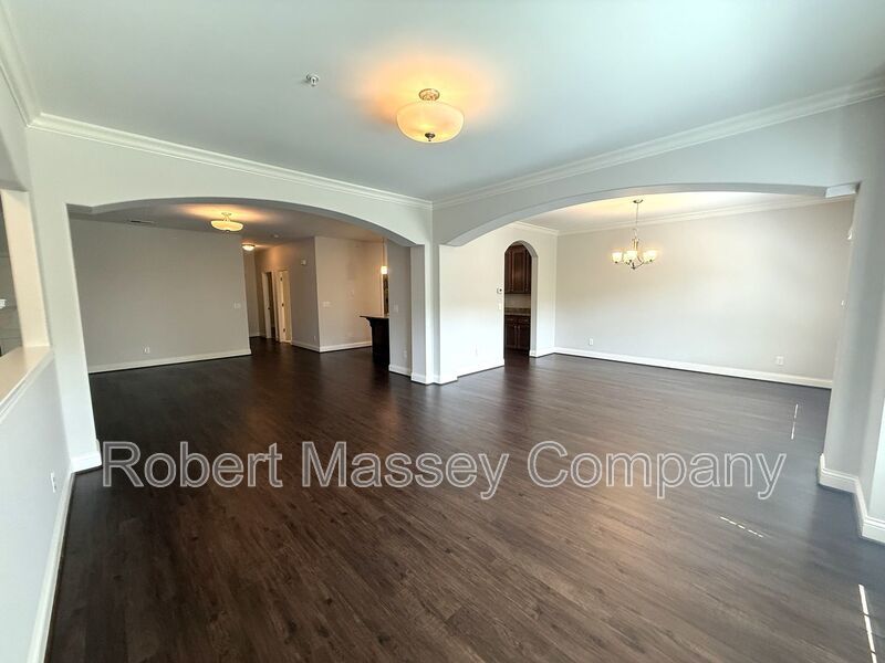 Spacious 2 Bedroom, 2 Bath Condo with Garage in the Heart of Middletown! property image