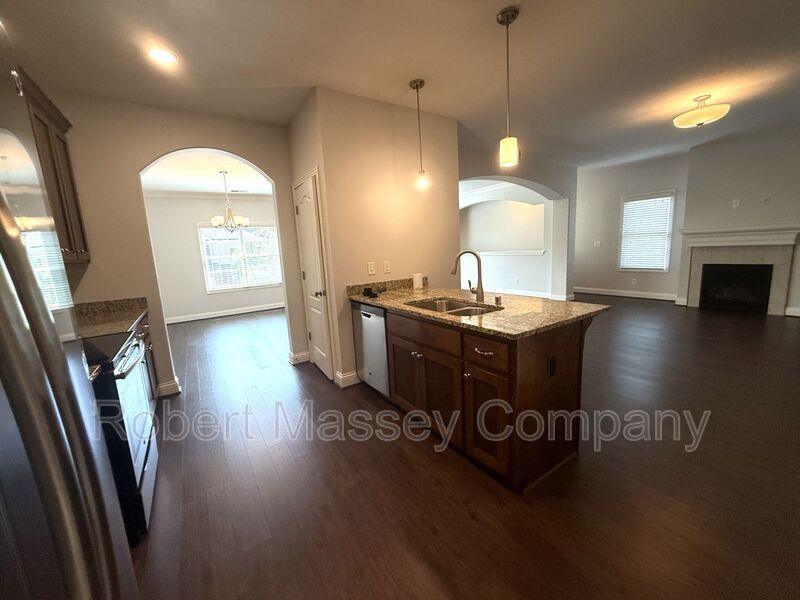 Spacious 2 Bedroom, 2 Bath Condo with Garage in the Heart of Middletown! property image
