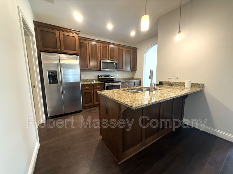 Spacious 2 Bedroom, 2 Bath Condo with Garage in the Heart of Middletown! property image