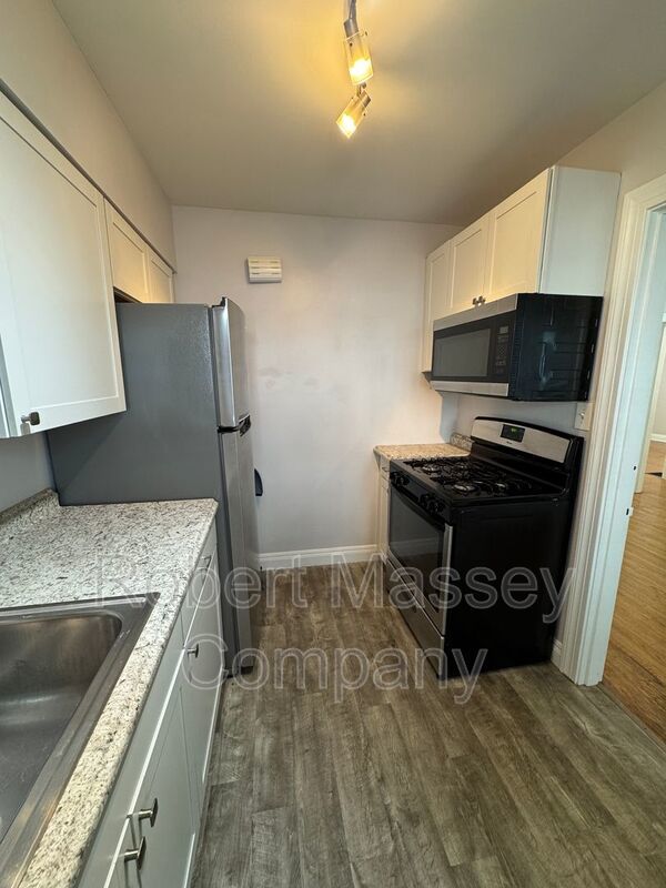 HIghlands 2 bedroom/1 bath property image