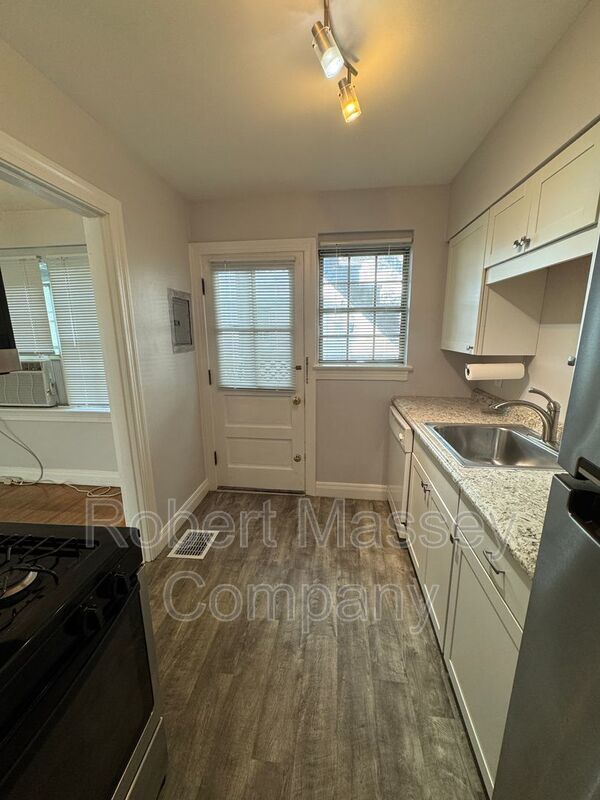 HIghlands 2 bedroom/1 bath property image