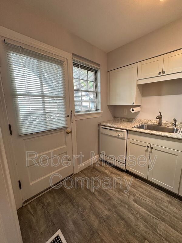 HIghlands 2 bedroom/1 bath property image