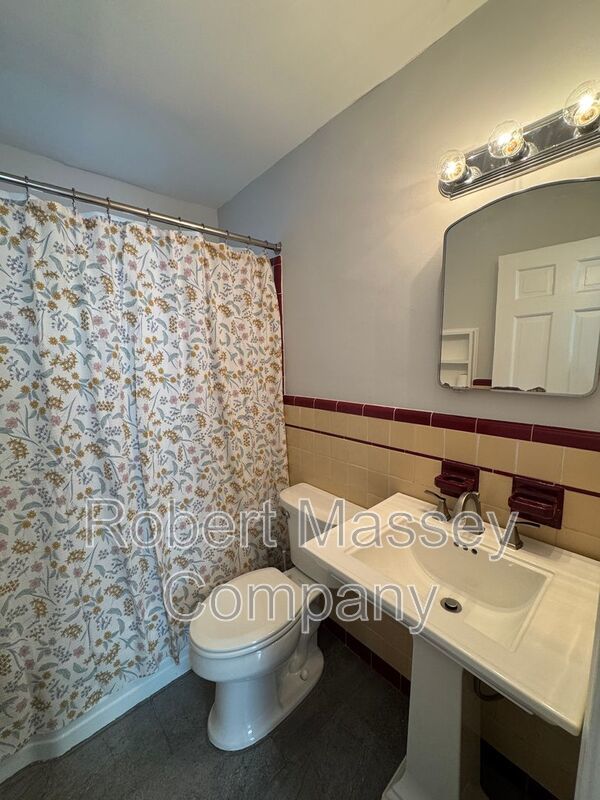 HIghlands 2 bedroom/1 bath property image