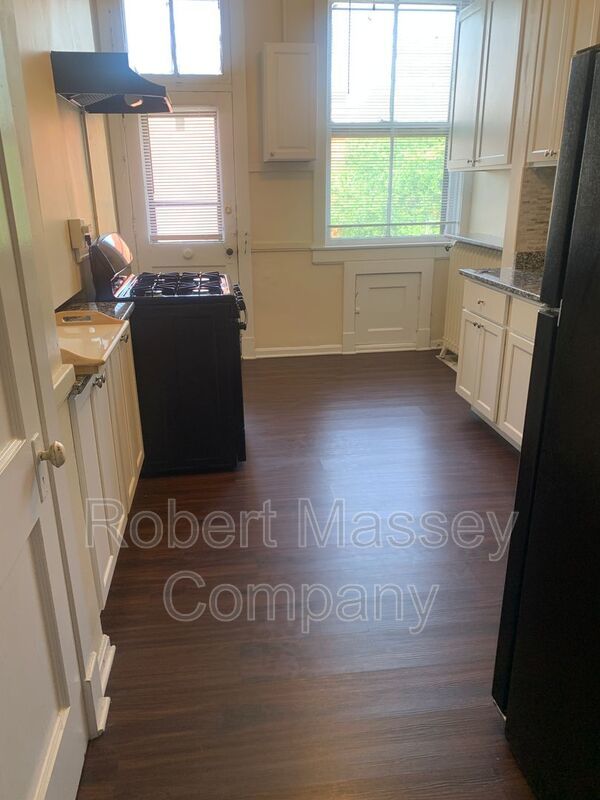 3 bedroom Cherokee Park Apartment property image