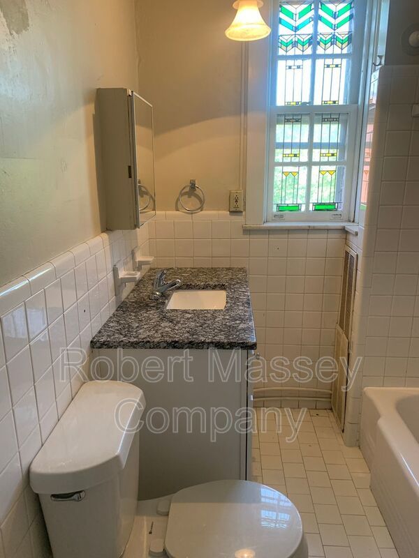 3 bedroom Cherokee Park Apartment property image