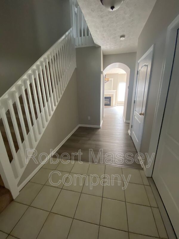 Pinnacle Gardens Beautiful 3 bed 2.5 bath Townhome property image