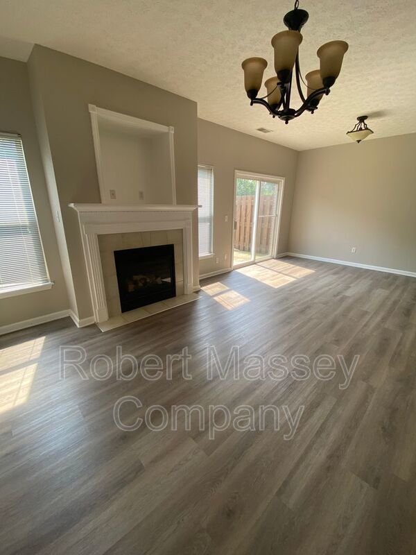 Pinnacle Gardens Beautiful 3 bed 2.5 bath Townhome property image