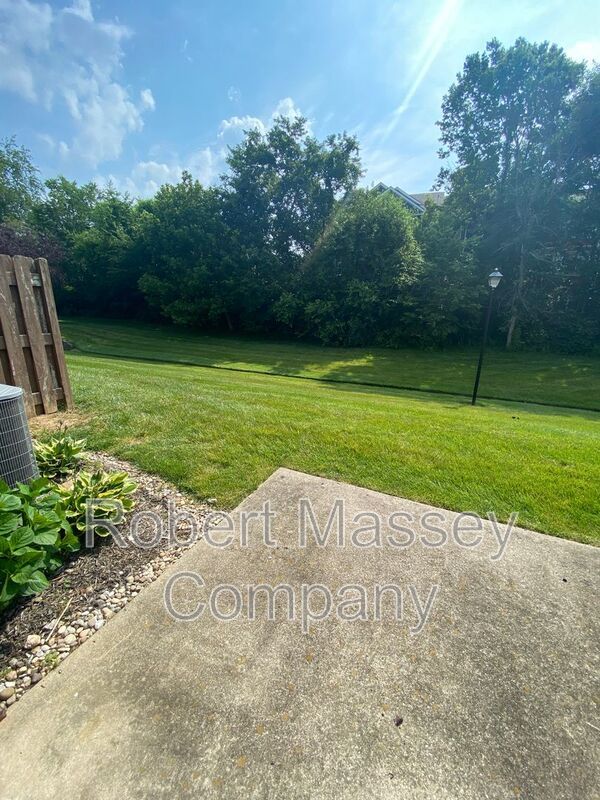 Pinnacle Gardens Beautiful 3 bed 2.5 bath Townhome property image