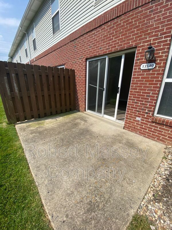 Pinnacle Gardens Beautiful 3 bed 2.5 bath Townhome property image